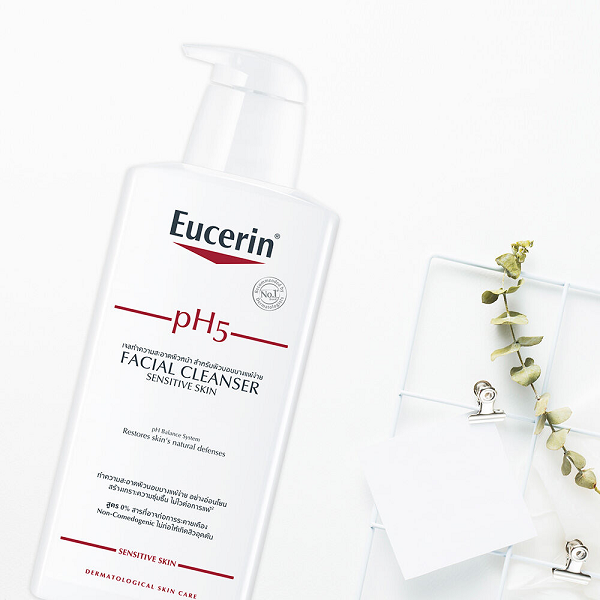 Sửa rửa mặt Eucerin pH5 Facial Cleanser cho da nhạy cảm 400ml