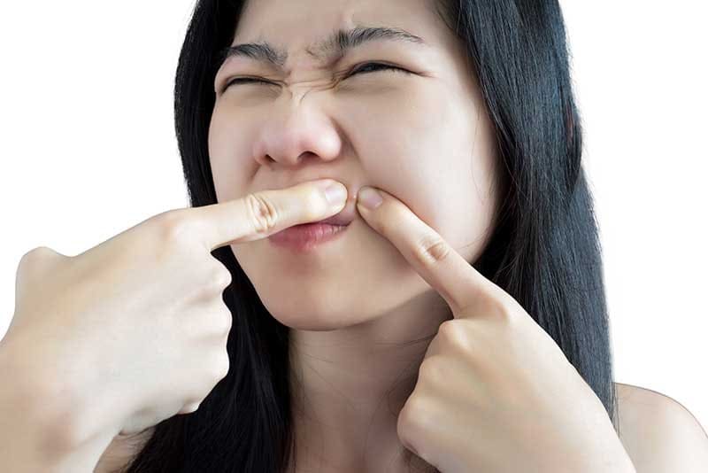 Mẹo để trang điểm mà không gây hại đến da