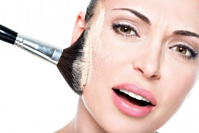 Mẹo để trang điểm mà không gây hại đến da