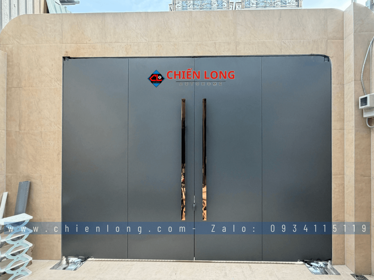 Bàn giao cửa tự động xếp 4 cánh motor âm sàn Ý vận hành êm ái