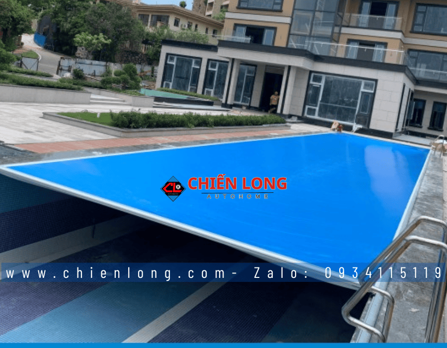 Bạt cuốn che hồ bơi tự động thông minh bạt PVC cao cấp hệ ray nổi