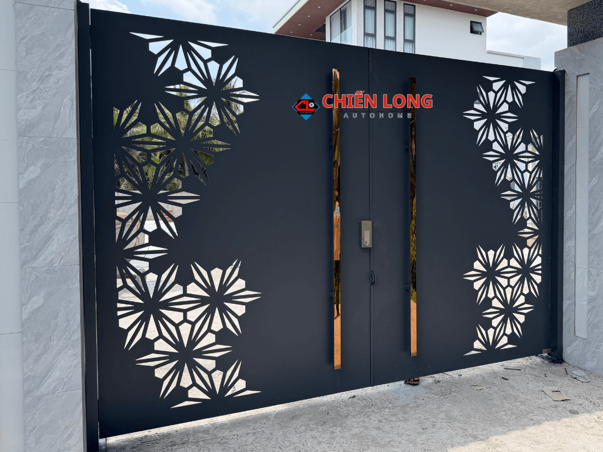 Bộ cửa CNC thiết kế cho ca sĩ Ngọc Sơn tại Tiền Giang