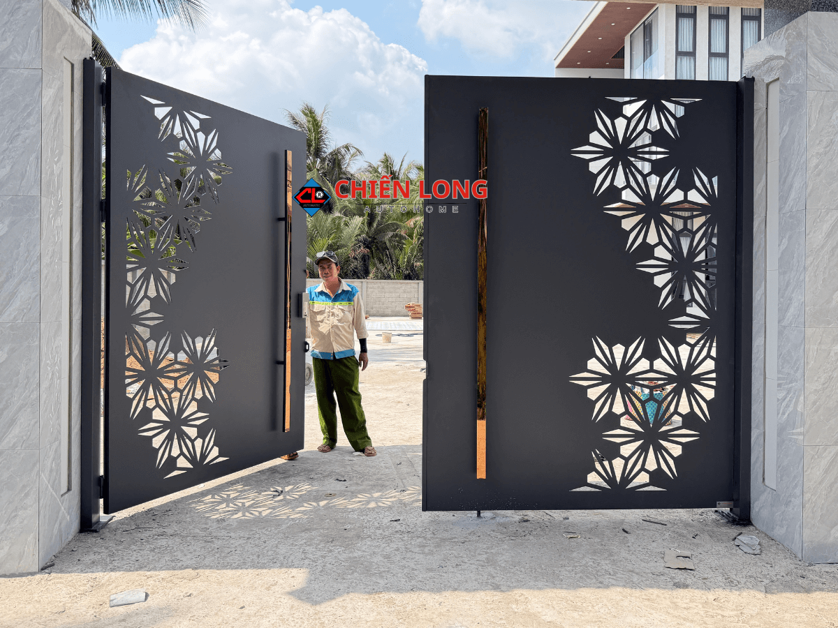 Cổng cửa CNC biệt thự của Ca sĩ Ngọc Sơn tại Tiền Giang