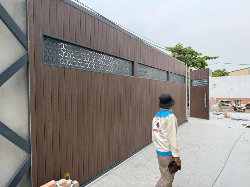 Cổng lùa tự động không ray siêu tải trọng dài 14m nặng 2,5 tấn