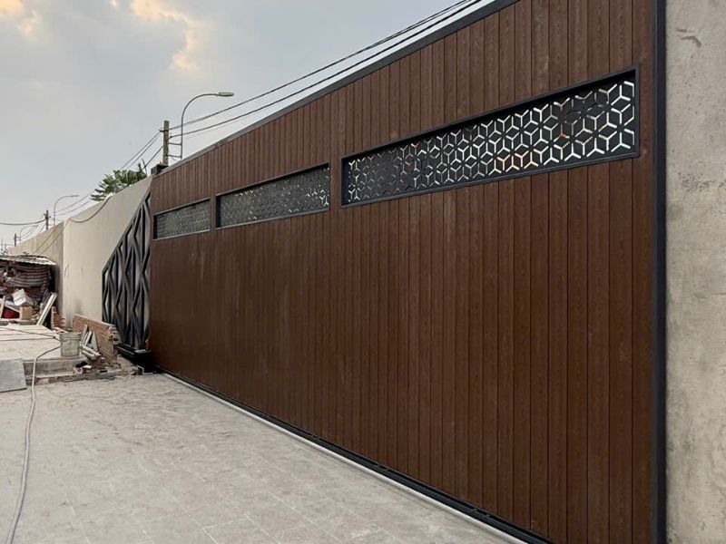 Cổng lùa tự động không ray siêu tải trọng dài 14m nặng 2,5 tấn