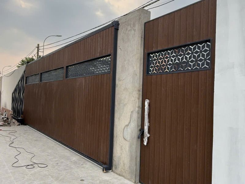 Cổng lùa tự động không ray siêu tải trọng dài 14m nặng 2,5 tấn