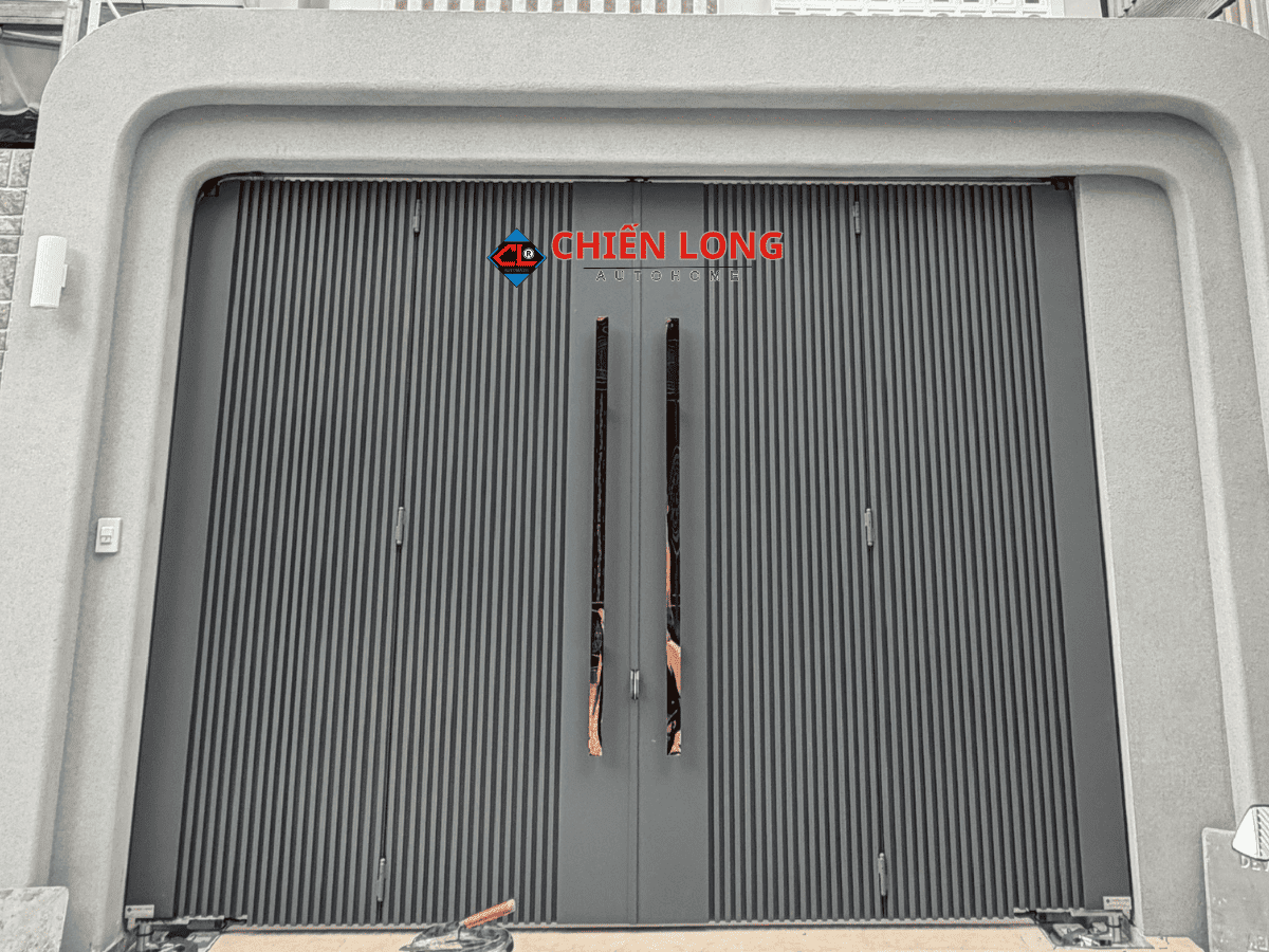 Cổng sắt hộp 2 cánh đẹp hiện đại sơn tĩnh điện – Chiến Long Autohome