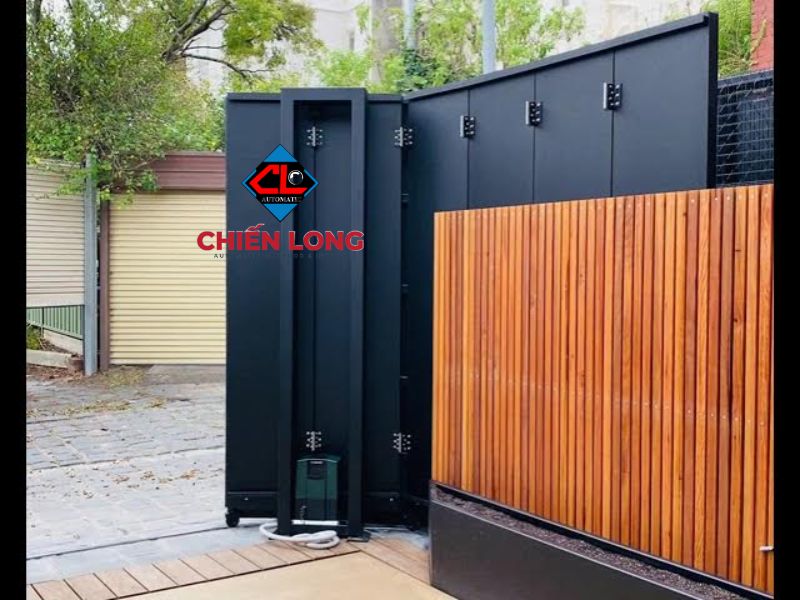 Thi công lắp đặt cổng sắt lùa cong chất lượng tại Chiến Long