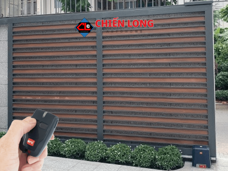 Mẫu cửa cổng lùa ngàng hiện đại, vận hành tự động chỉ với 1 lần bấm