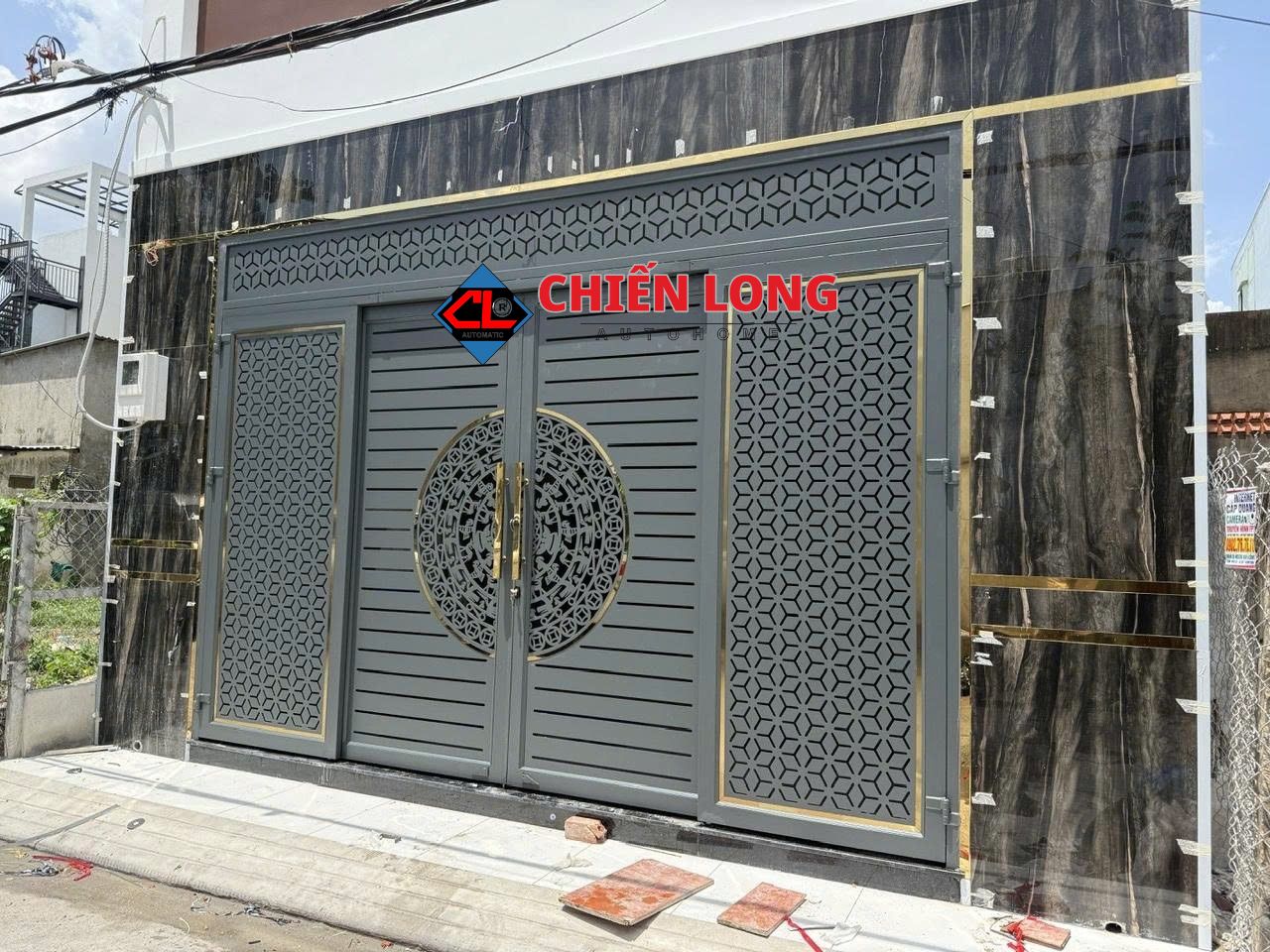 Bộ cửa trượt quay 4 cánh Chiến Long đã hoàn thiện