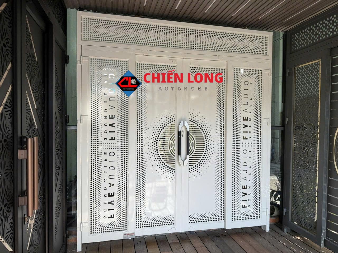 Cửa trượt quay đẳng cấp màu Chiến Long thi công