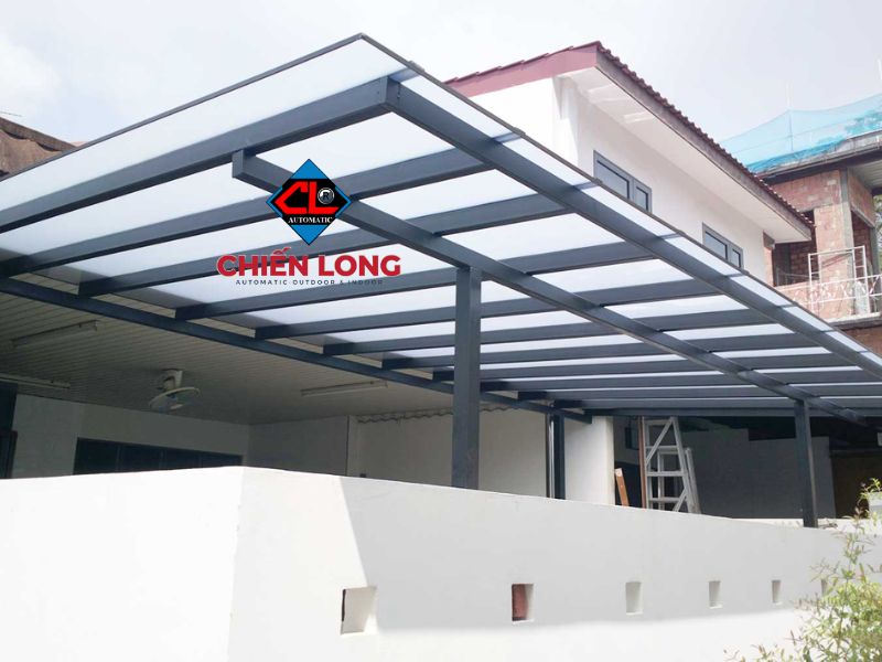 Mái che nhà nhựa cường lực tấm Polycarbonate chống nắng hiệu quả