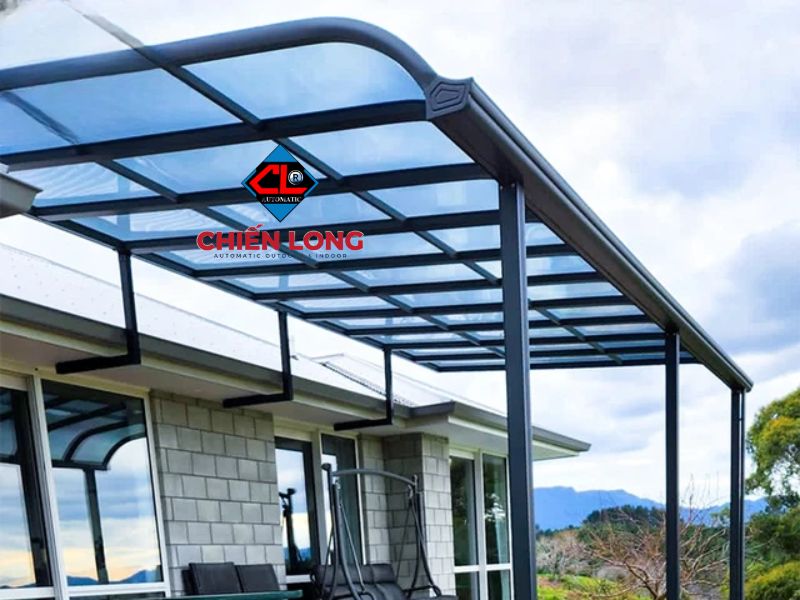 Mái hiên che nắng khung hợp kim nhôm sở hữu độ bền cao
