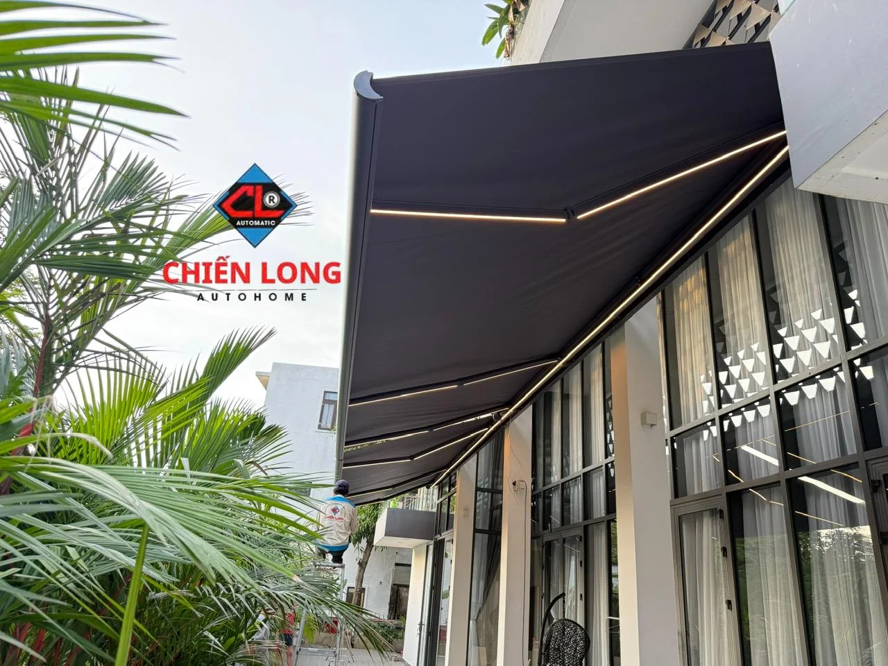 Mái hiên che nắng tự động