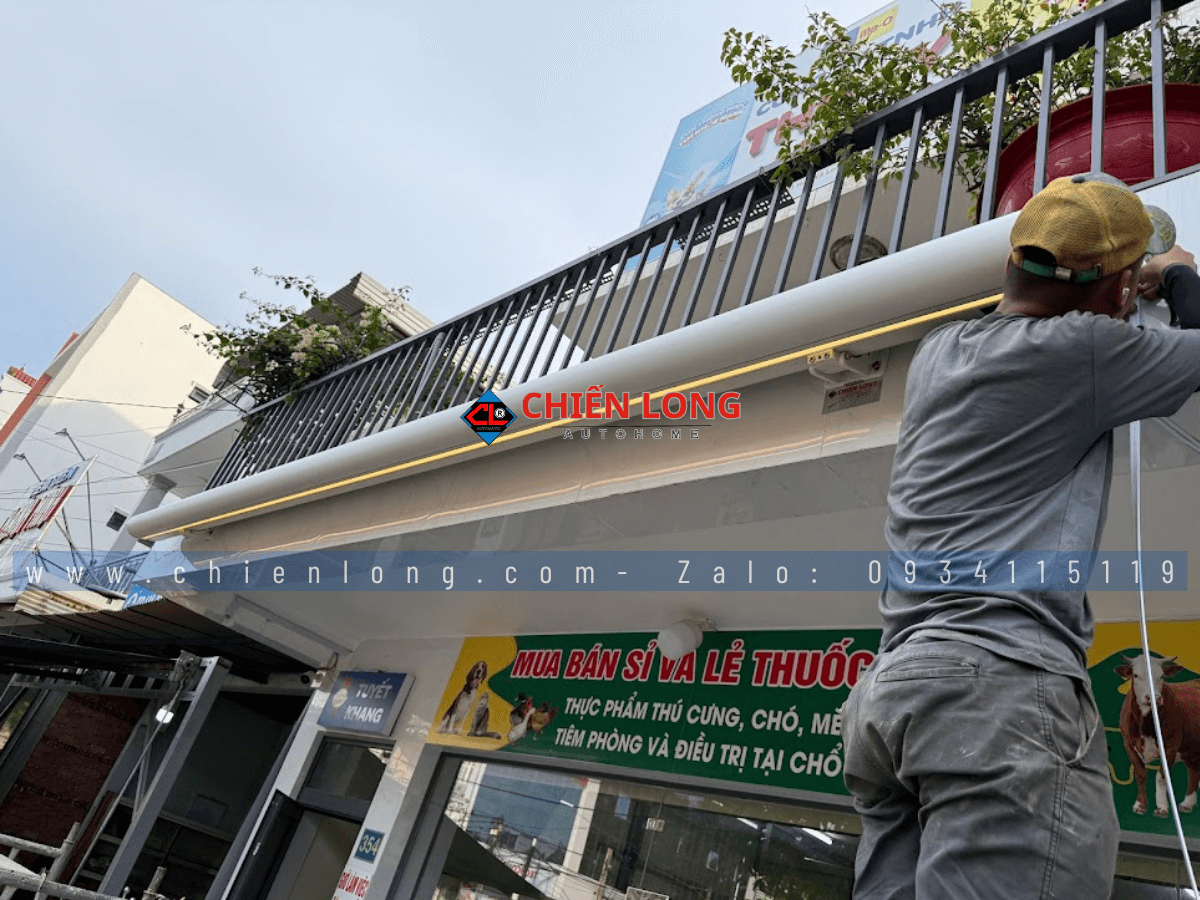 Mái hiên tự động cao cấp DQB 5250x2500mm lắp tại Long Thành Đồng Nai