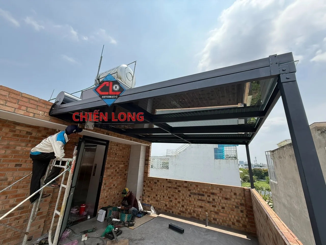 Mái nhôm cuốn tự động