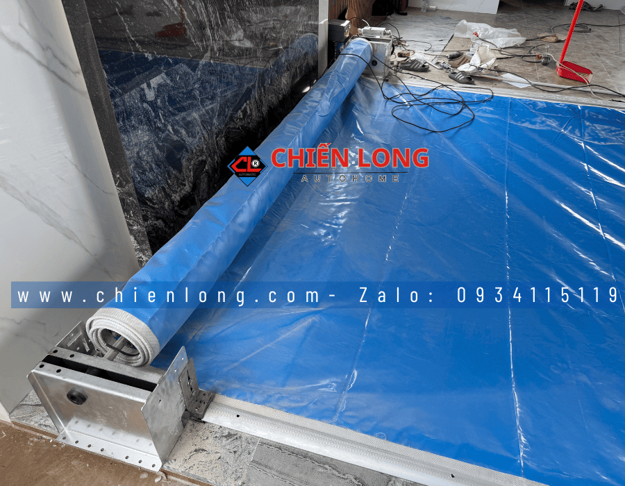 Trục cuốn bạt PVC che hồ bơi vận hành bằng động cơ thủy lực