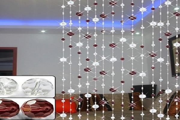 Rèm pha lê được làm ra rất thủ công