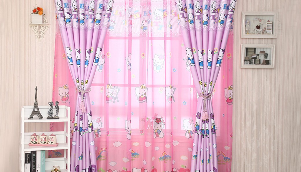 rèm cửa có rất nhiều tác dụng cho phòng bé