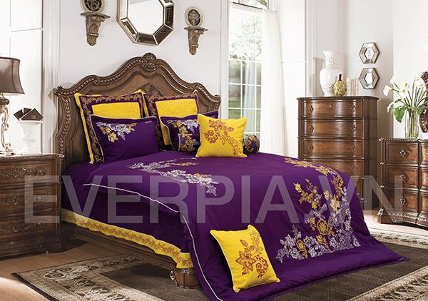 Chăn ga màu tím giúp tăng kích thích khi yêu