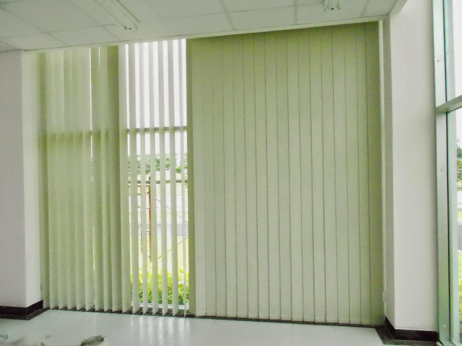 Rèm cửa sổ phòng ngủ bằng nhựa màu xanh cốm