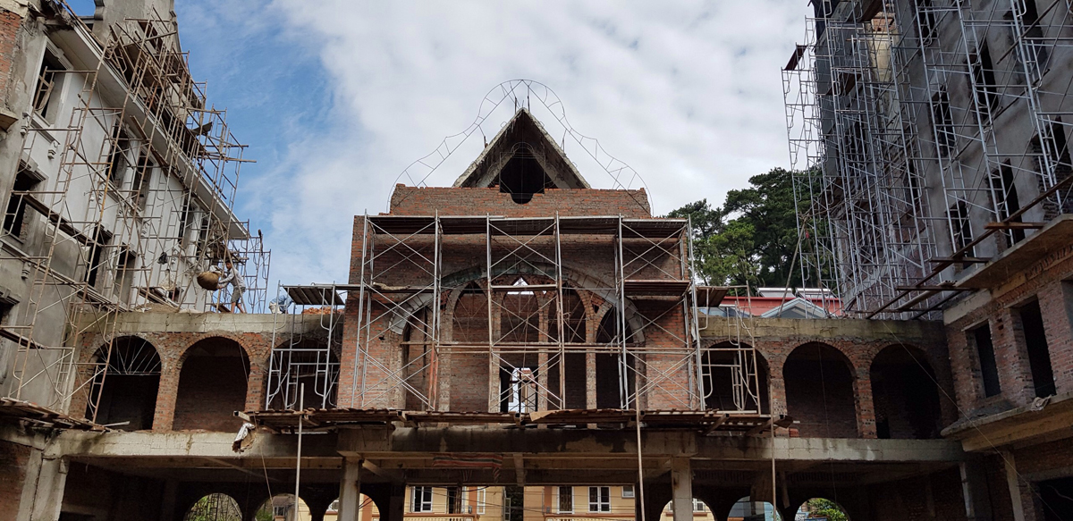 Thăm quan Cung điện Tam Đảo-Lạc Hồng