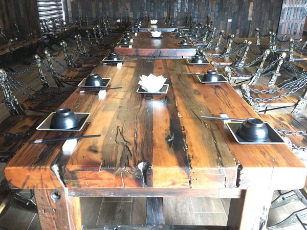 Bàn ghế nhà hàng