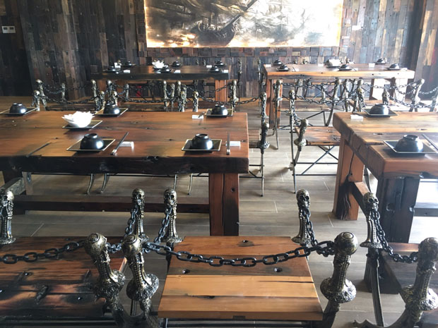 Bàn ghế nhà hàng