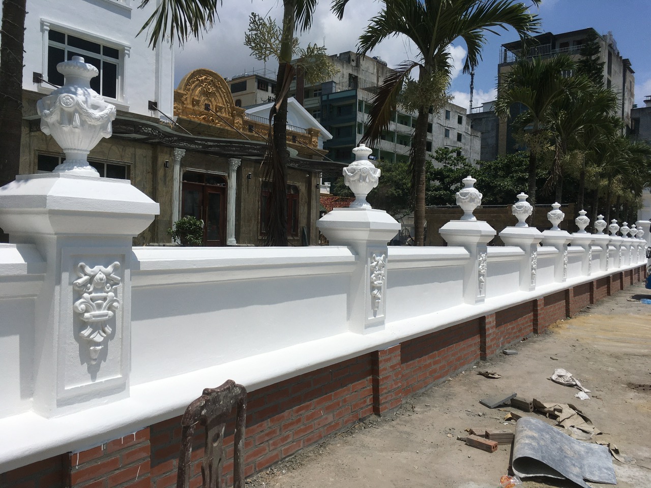 Thi công hoa văn phù điêu đầu cột khách sạn nhà hàng tại Sầm Sơn - Thanh Hóa