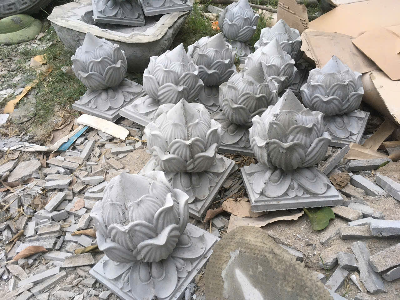 Búp sen - Quả sen - Nụ sen trang trí trụ tường rào đình chùa lăng mộ