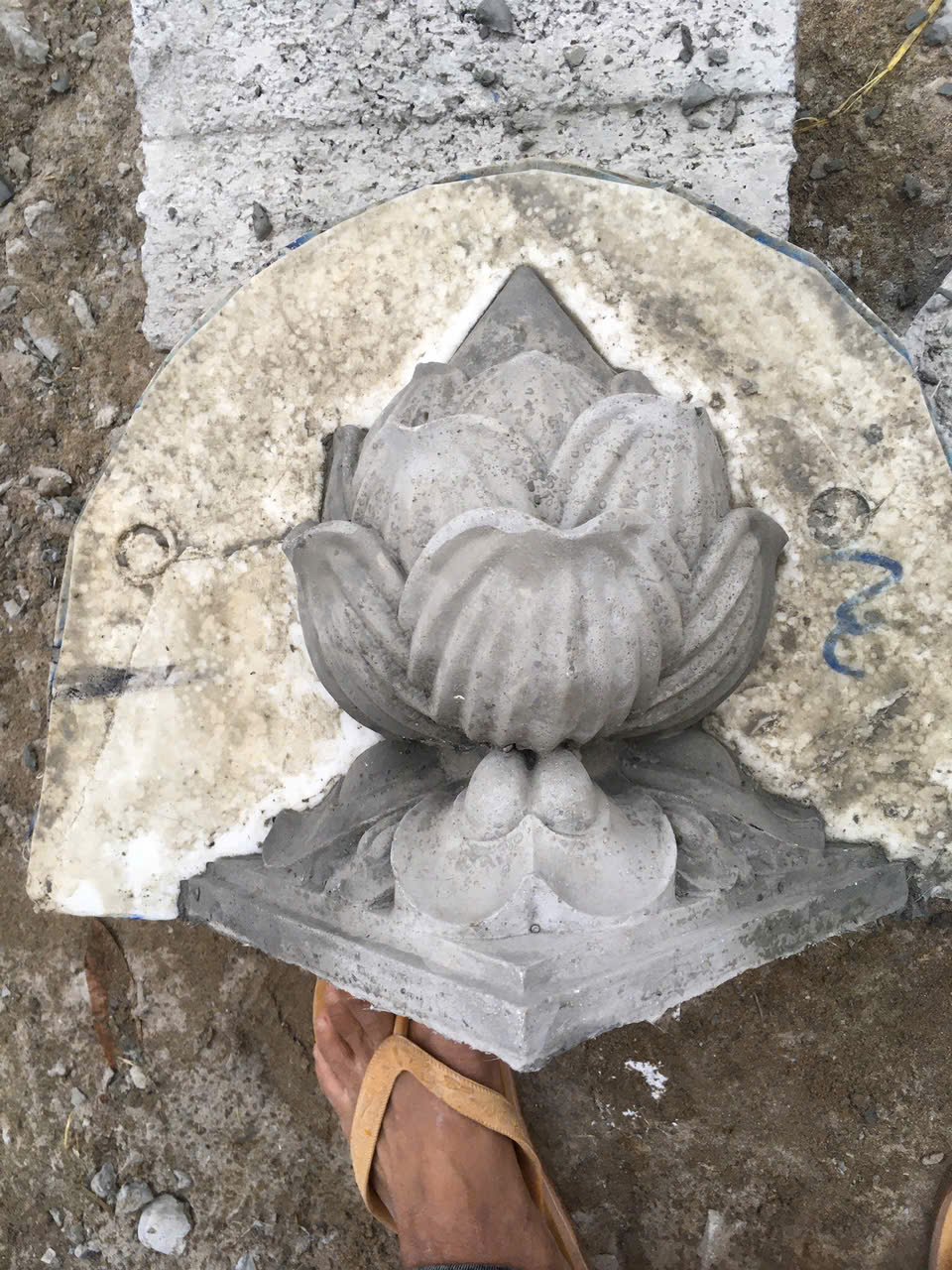 Búp sen - Quả sen - Nụ sen trang trí trụ tường rào đình chùa lăng mộ