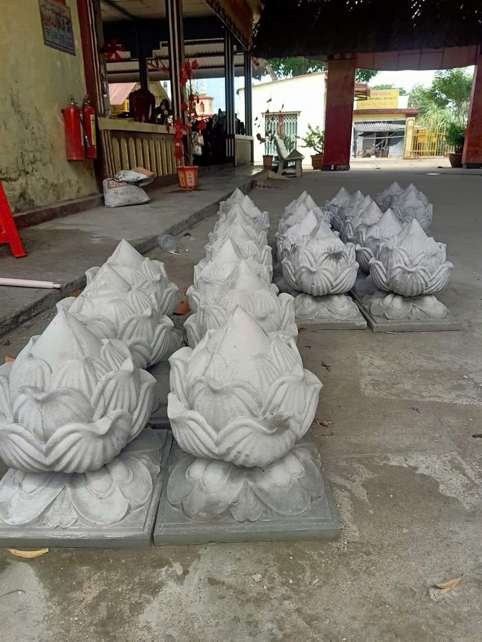 Búp sen - Quả sen - Nụ sen trang trí trụ tường rào đình chùa lăng mộ