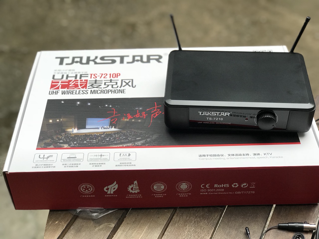 Micro gài tai không dây UHF Takstar  TS-7210P.-8