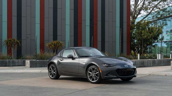 Cận cảnh Mazda MX-5 Miata RF 2017 đầy chất thể thao Cận cảnh Mazda MX-5 Miata RF 2017 đầy chất thể thao