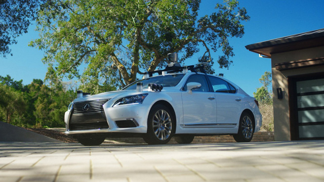 Toyota thử nghiệm công nghệ tự lái trên xe Lexus LS600hL Toyota thử nghiệm công nghệ tự lái trên xe Lexus LS600hL