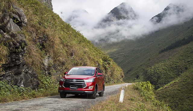 Nhập khẩu gặp khó, xe Toyota “nội” đắt hàng Nhập khẩu gặp khó, xe Toyota “nội” đắt hàng