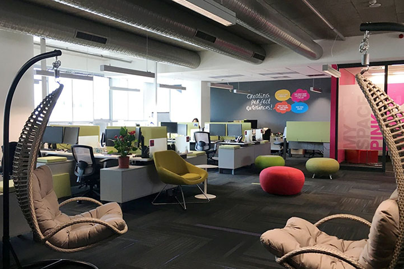 Mẫu văn phòng làm việc hiện đại đa năng