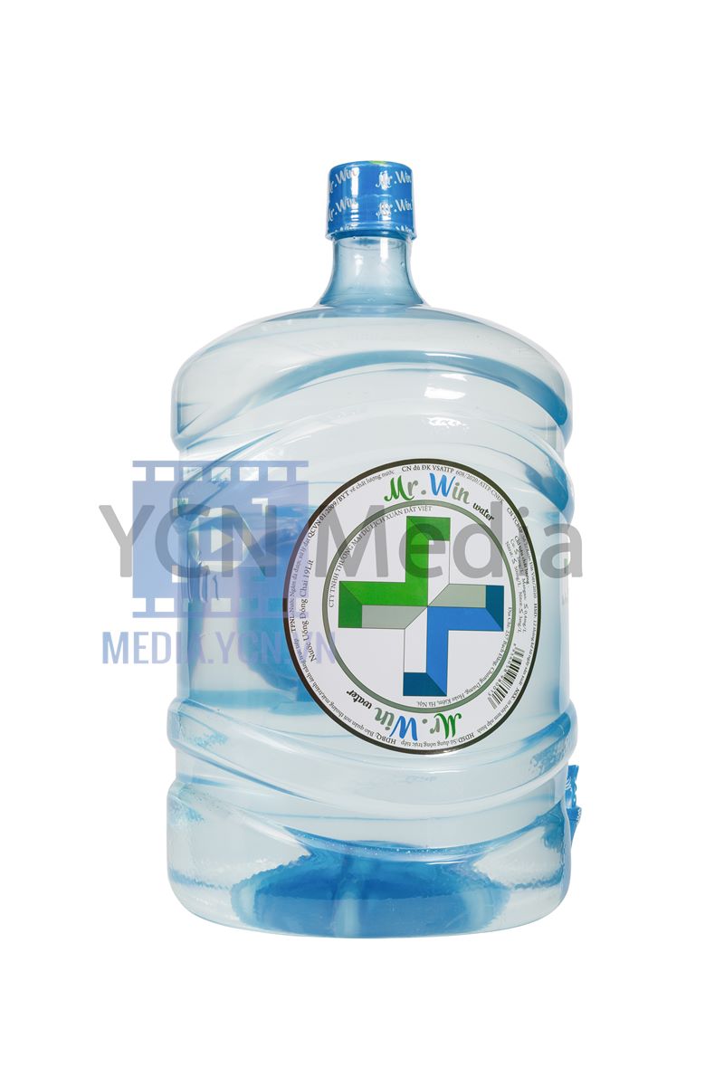 Chụp ảnh sản phẩm bình đựng nước trong studio phông trắng tại Hà Nội