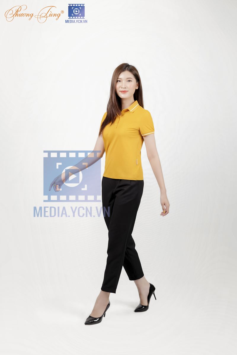 Chụp ảnh sản phẩm quần áo thời trang nữ với model tại studio Hà Nội
