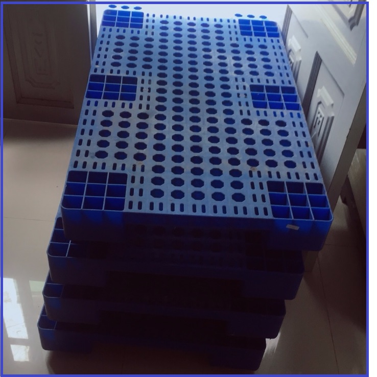 Pallet nhựa cũ Tân Phú