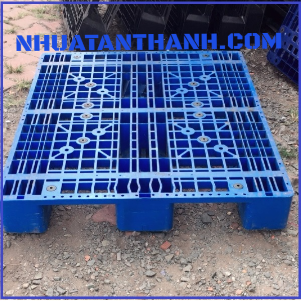 Pallet nhựa cũ Tân Phú