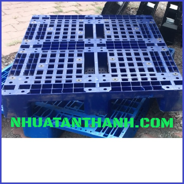 Pallet nhựa cũ Tân Phú