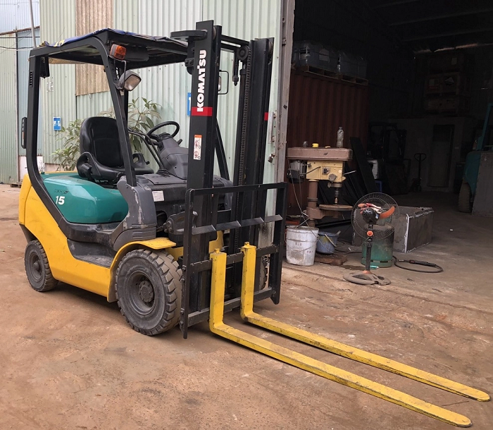 Xe nâng Komatsu 1.5 tấn chạy bằng xăng, sản xuất năm 2007