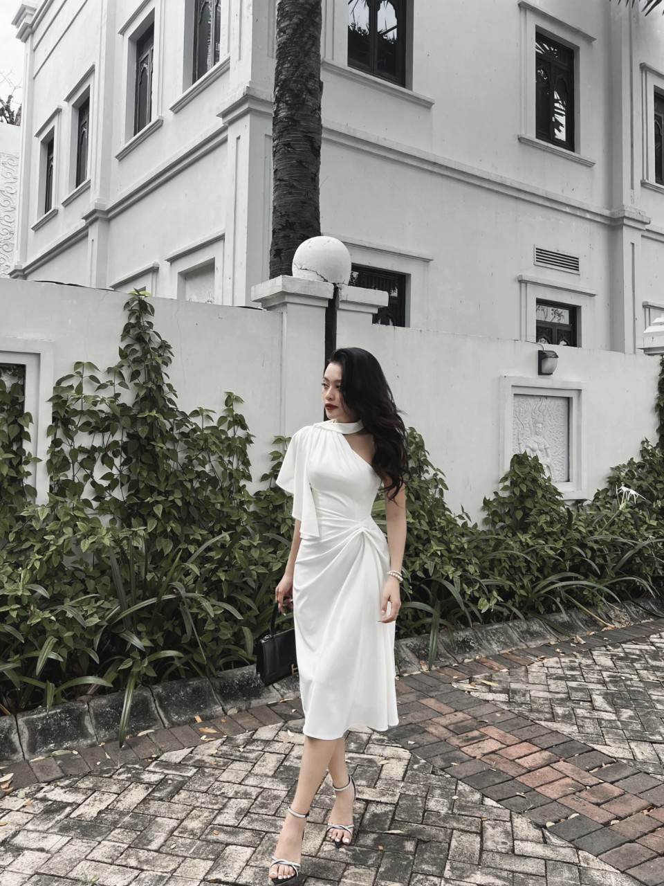 Đầm dự tiệc dáng xòe lệch vai choàng cổ sang trọng