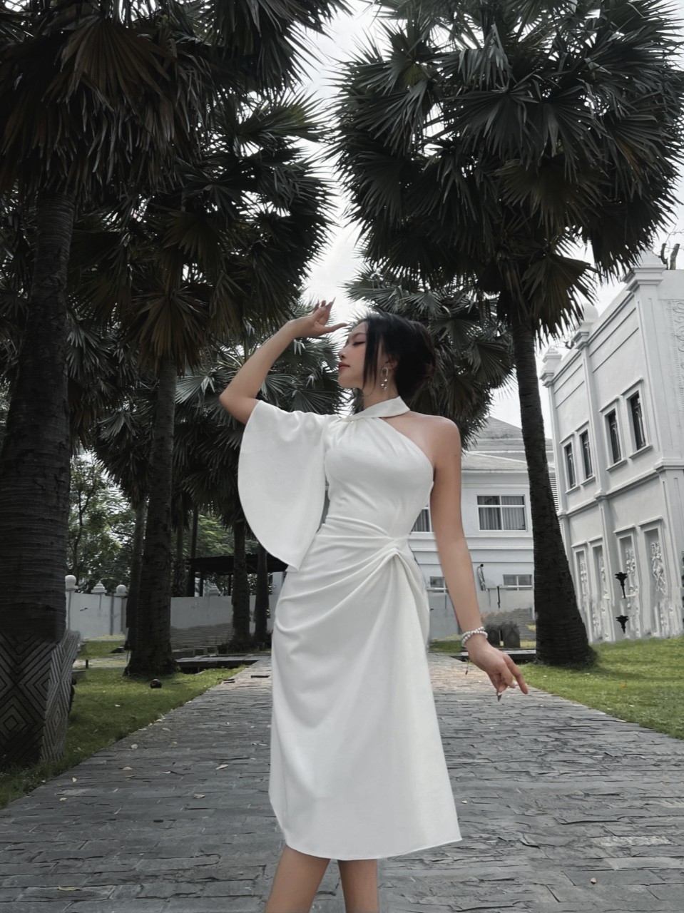 Đầm dự tiệc dáng xòe lệch vai choàng cổ sang trọng