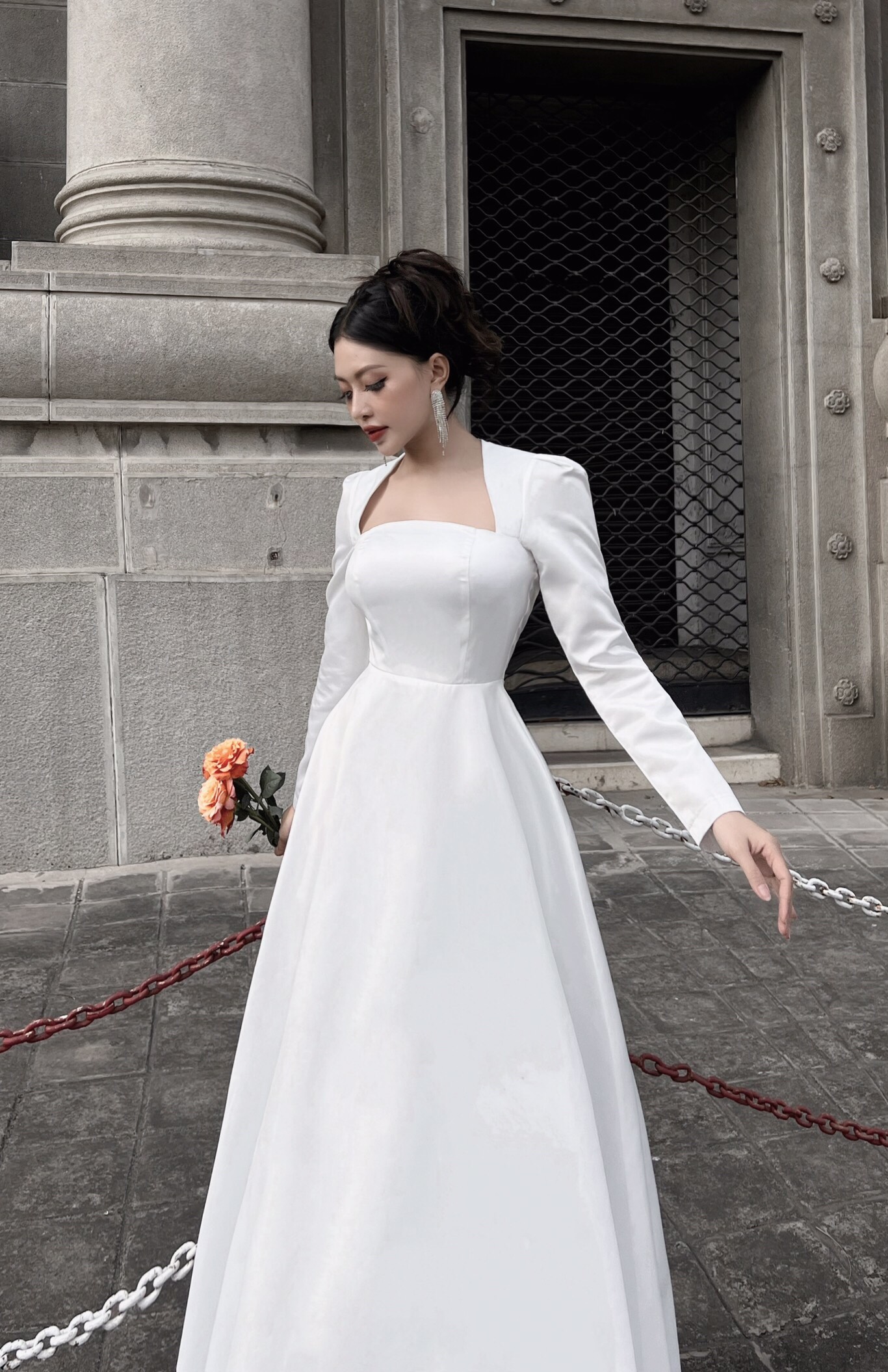 dam-da-hoi-co-dau-tay-dai-co-vuong-cup-nguc