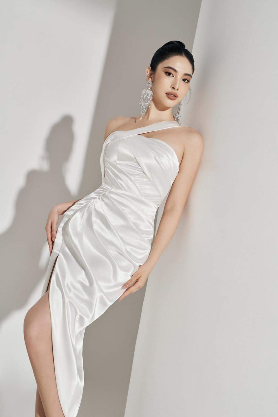 dam-om-body-lech-vai-cup-nguc-xe-dui-du-tiec