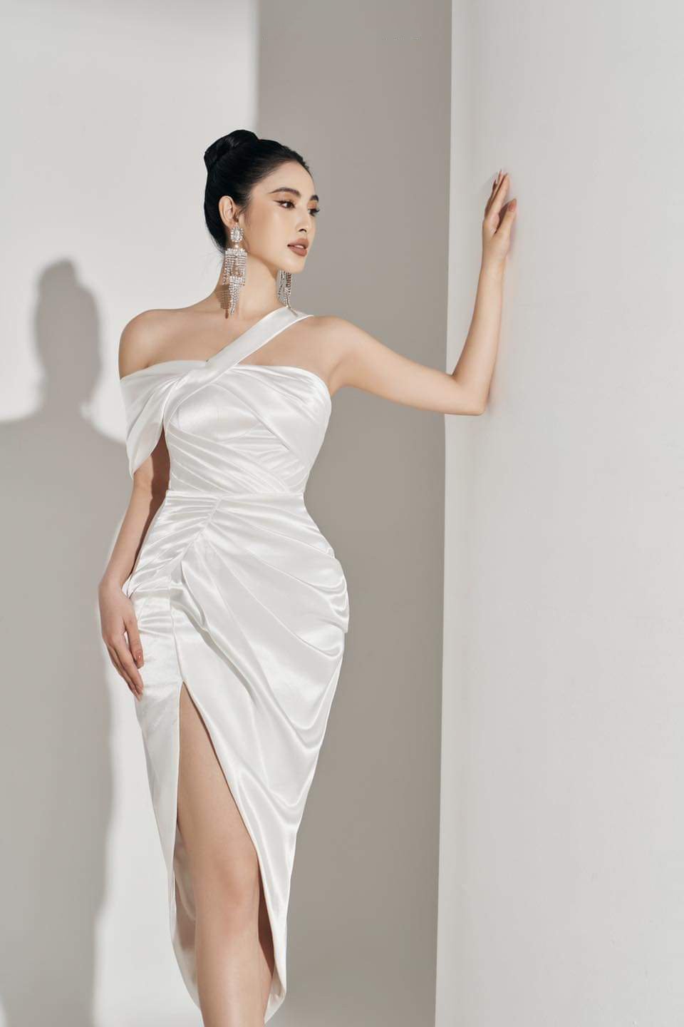 dam-om-body-lech-vai-cup-nguc-xe-dui-du-tiec