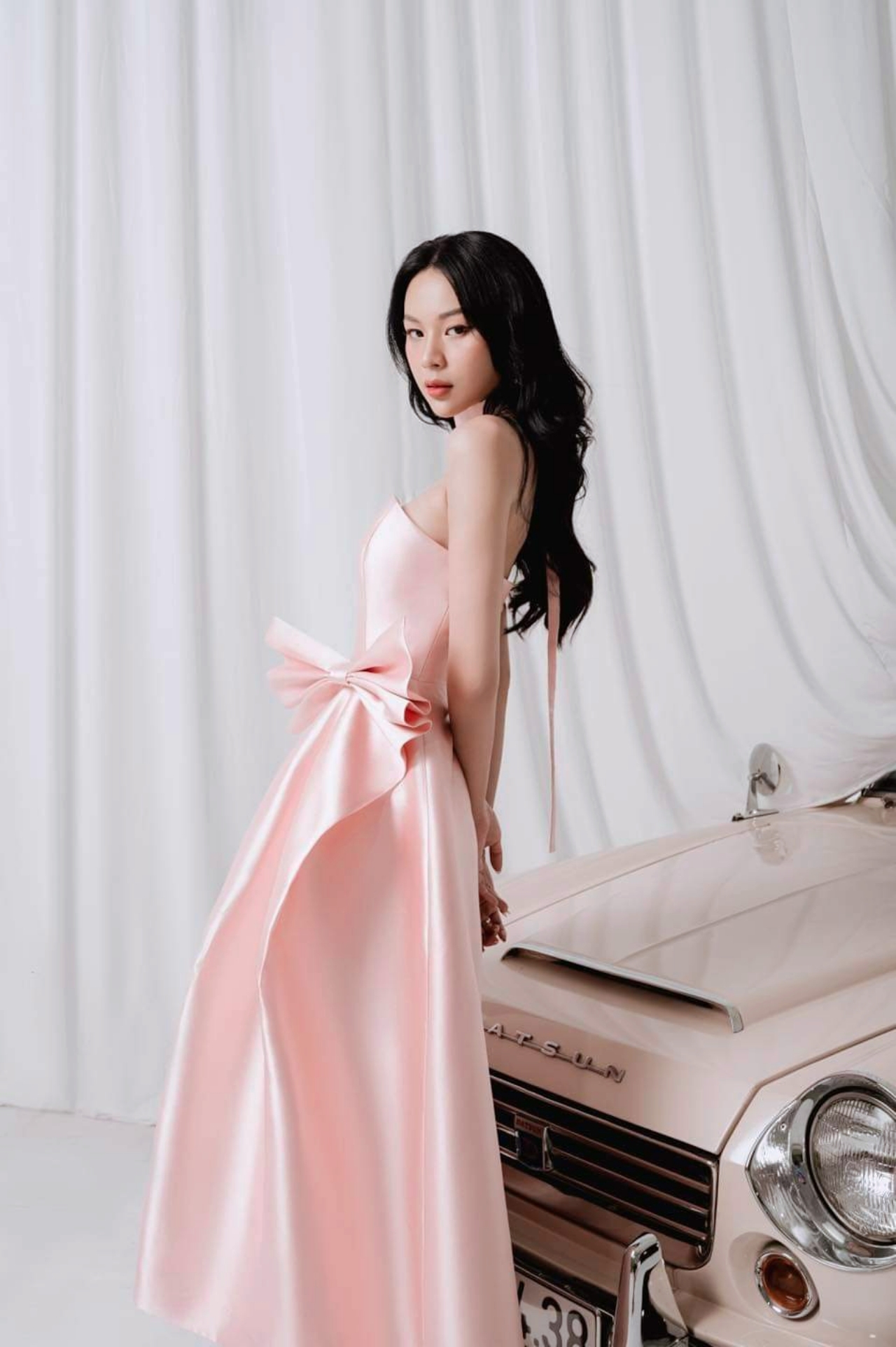 Đầm xòe dáng dài cúp ngực phối nơ eo kèm dây cổ dự tiệc sang trọng