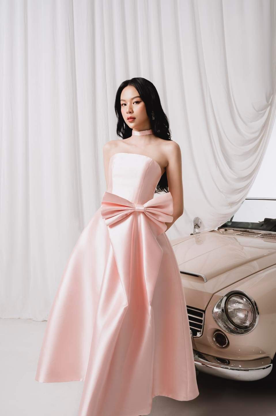 Đầm xòe dáng dài cúp ngực phối nơ eo kèm dây cổ dự tiệc sang trọng